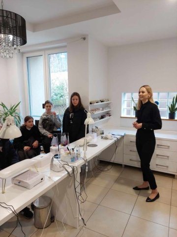 b_1024_768_0_00_images_2023_2024_Bujak_Kosmetolog_433738855_875173184410631_133265758797182780_n